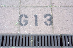 g13